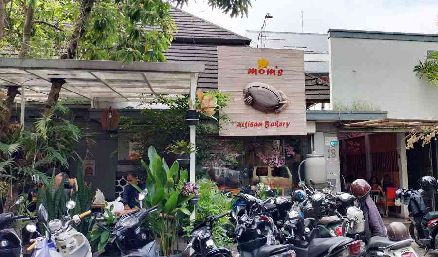 Mom's Bakery Bandung, For A Healthier Life