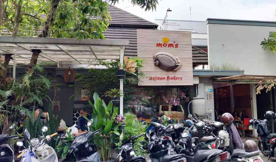 Mom's Bakery Bandung, For A Healthier Life