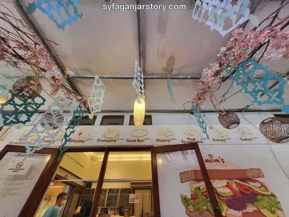 ornamen lukisan di dinding