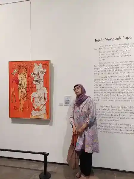 di samping lukisan