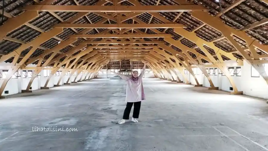 ruang di bawah atap