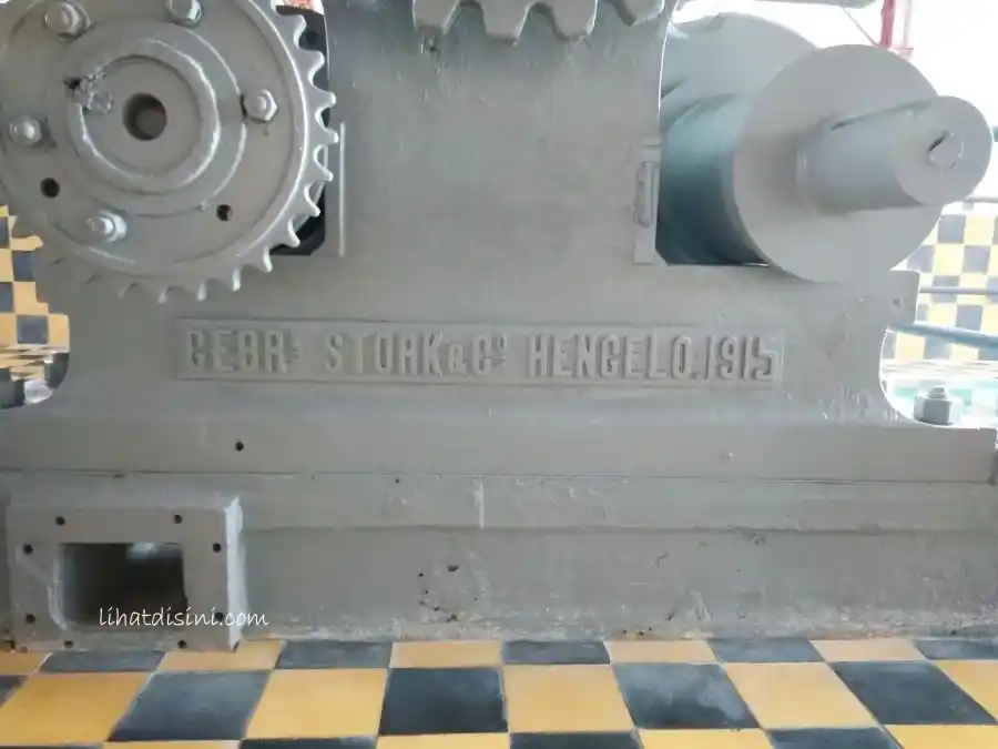 tampak mesin