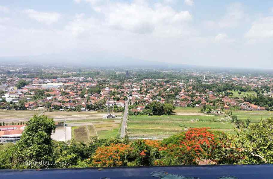 pemandangan ke prambanan