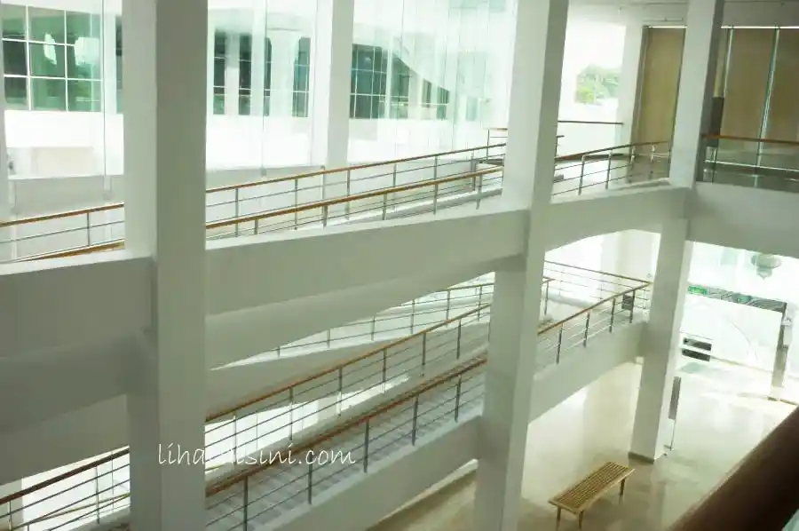 ramp ke tiap lantai