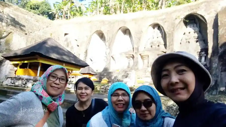 wisata ke candi tebing gunung kawi