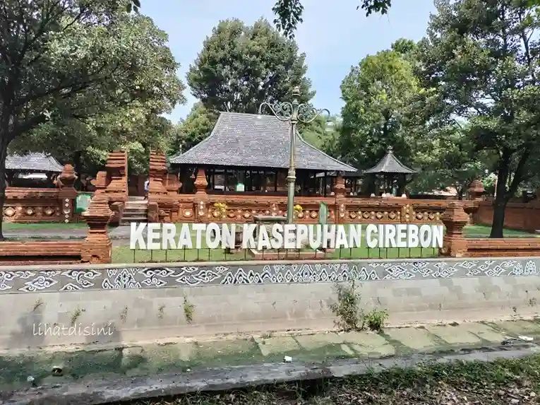 keraton kasepuhan cirebon