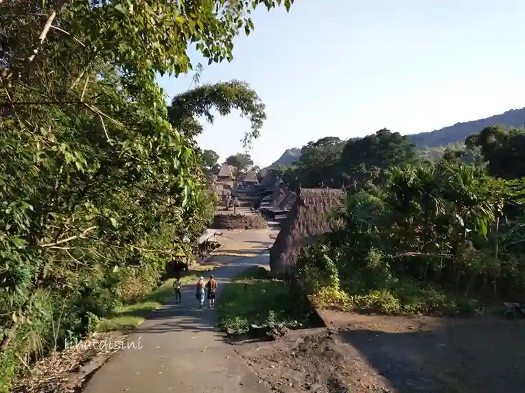 pintu masuk kampung