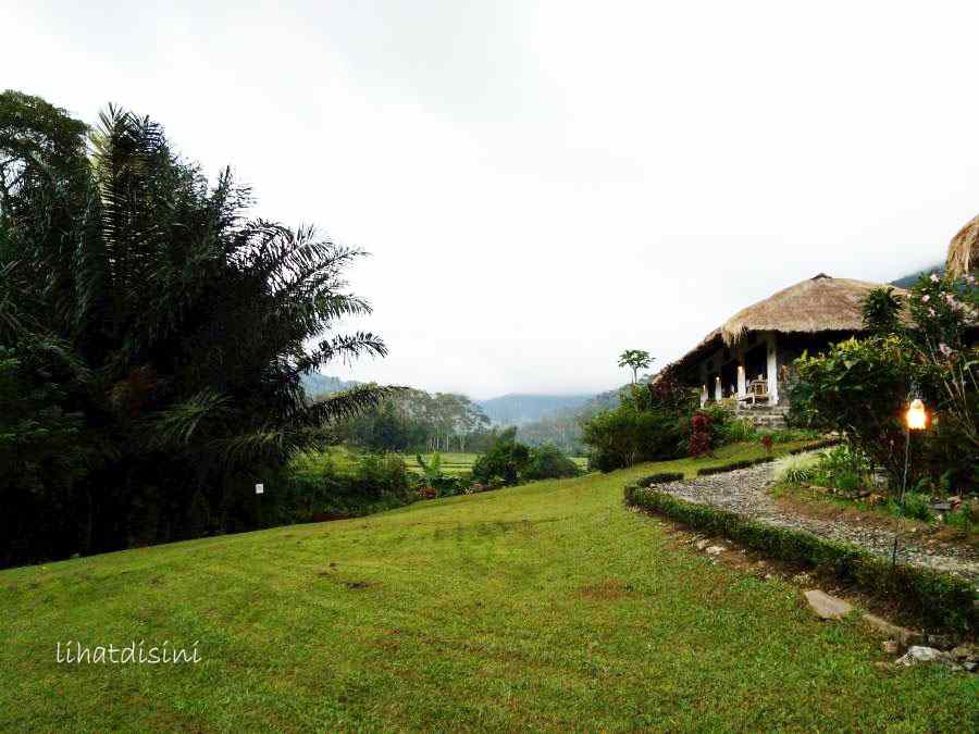 Kelimutu Crater Lakes Ecolodge at Moni